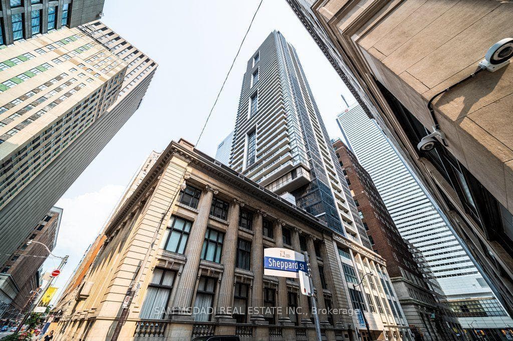 70 Temperance Street Unit 608, Downtown Toronto / Waterfront