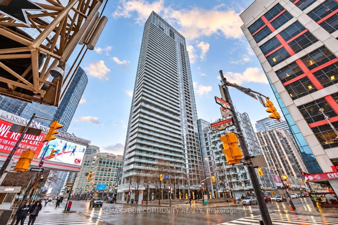 300 Front Street Unit 4202, Downtown Toronto / Waterfront