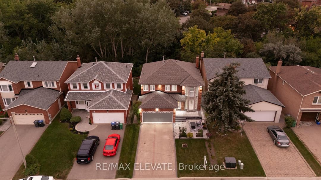 4242 Petersburg Crescent, Mississauga