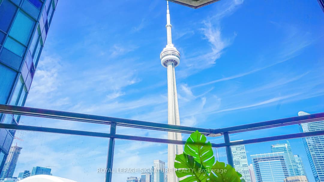 230 Queens Quay Unit 1726, Downtown Toronto / Waterfront