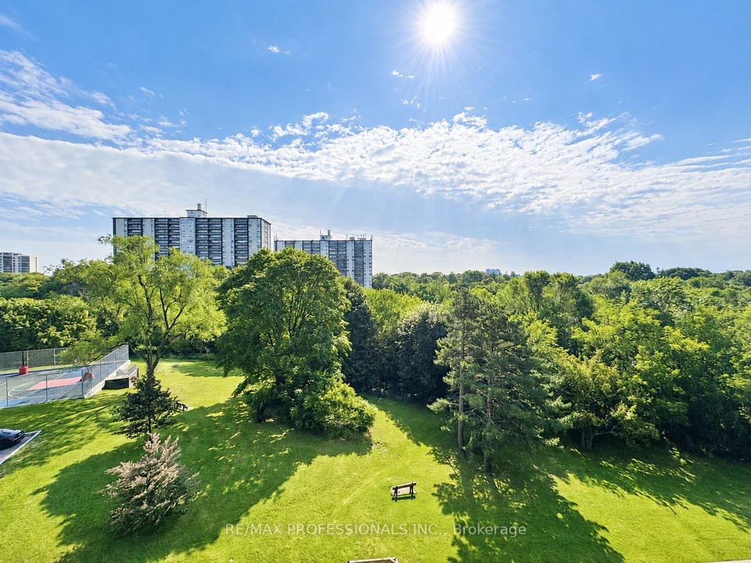 11 Wincott Drive Unit 602, Etobicoke (Kingsview Village / Humber Heights)
