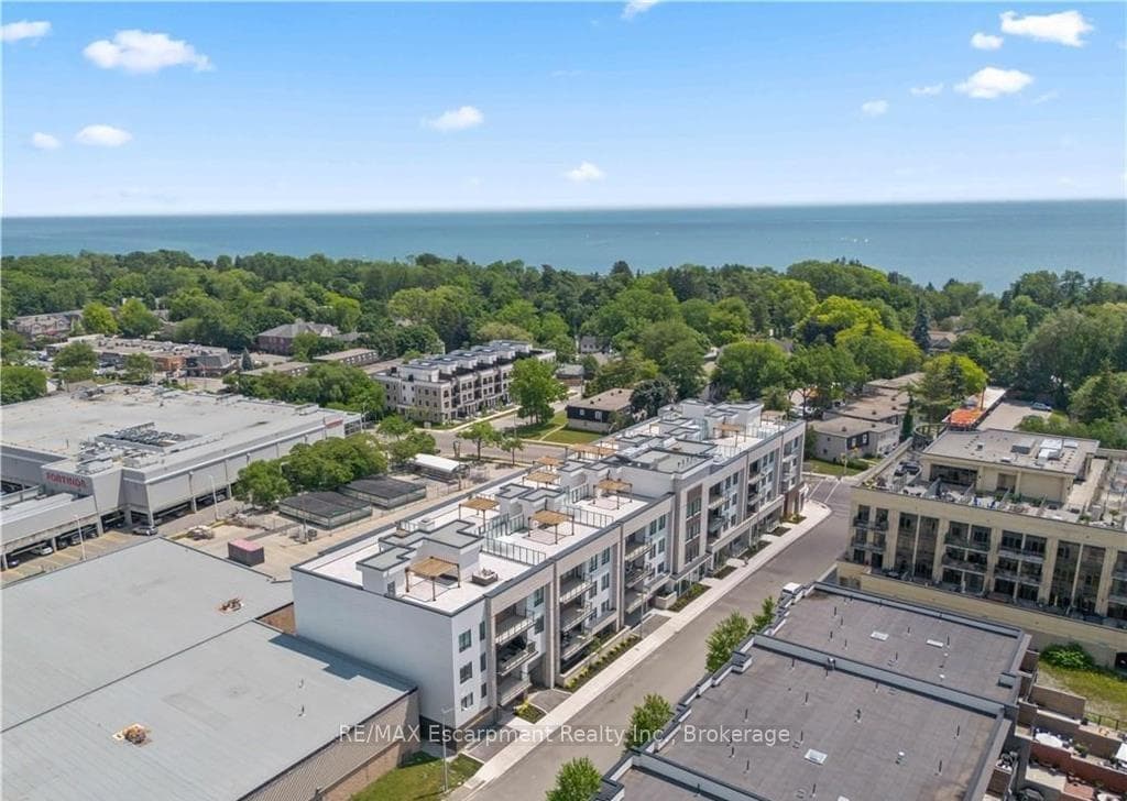 123 Maurice Drive Unit 303, Oakville
