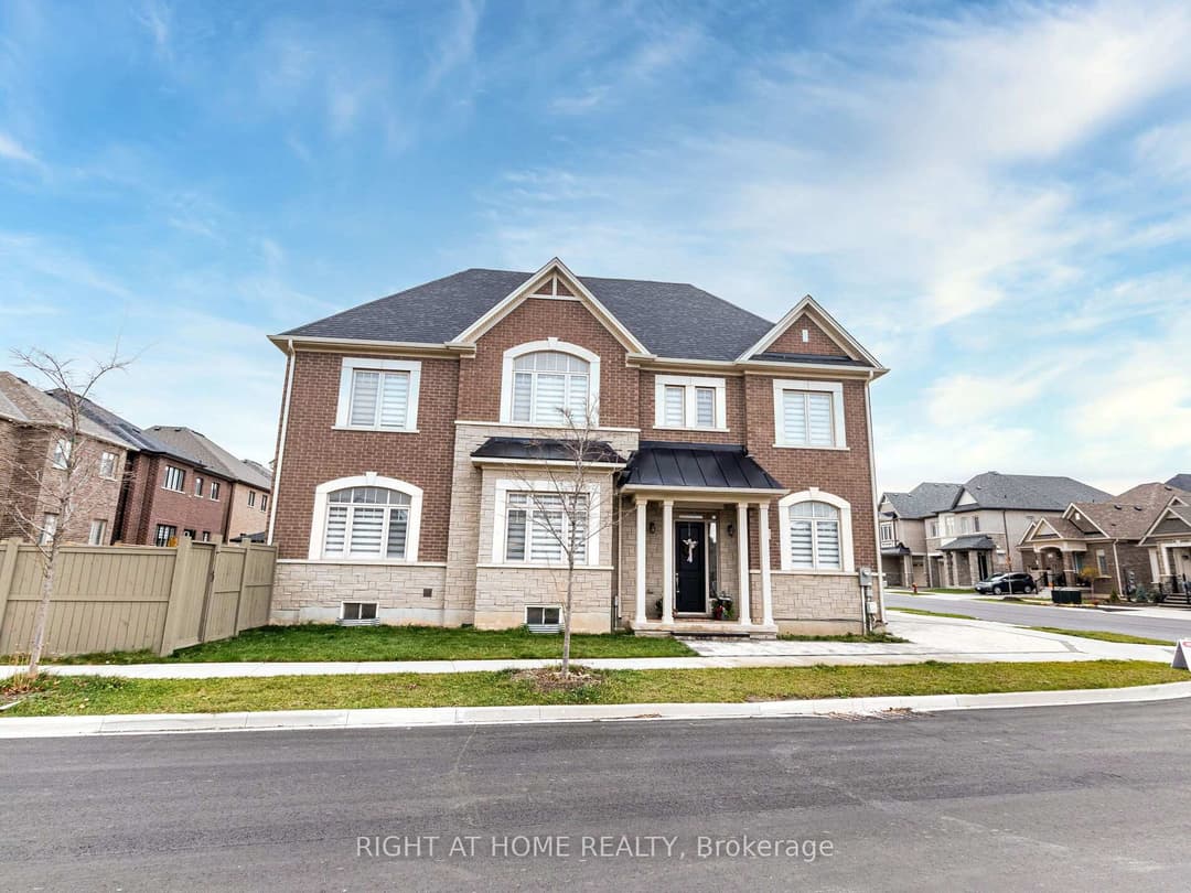95 Viva Gardens, Oakville
