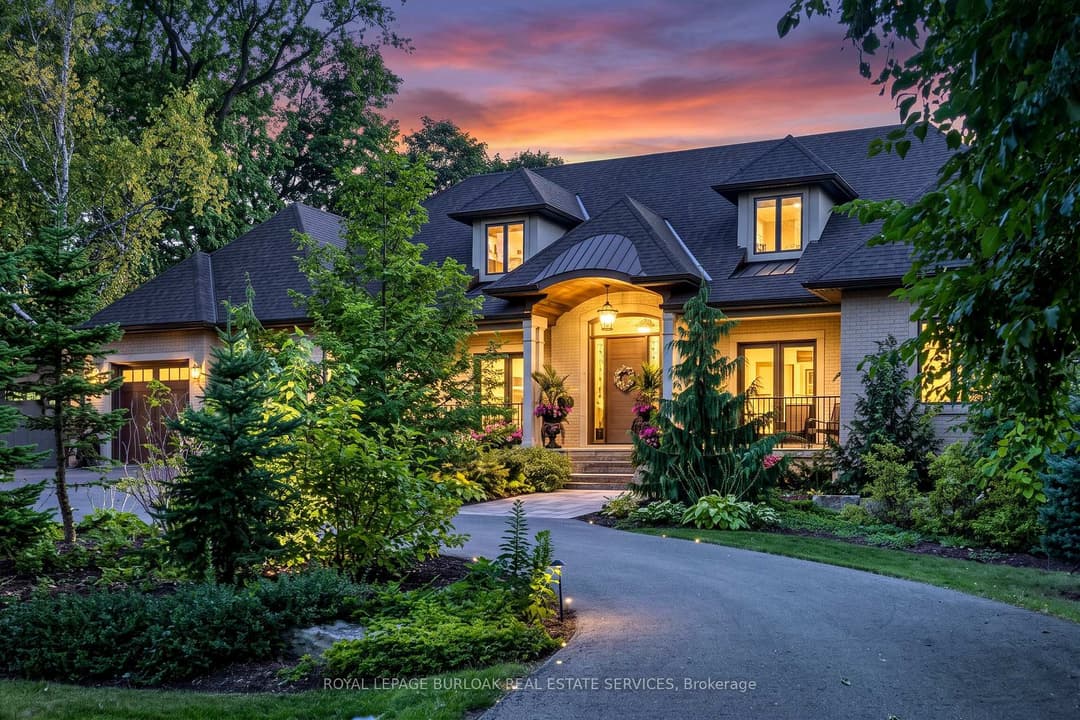 368 Fourth Line, Oakville