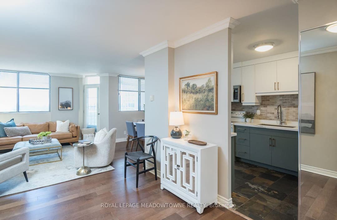 81 Millside Drive Unit 704, Milton