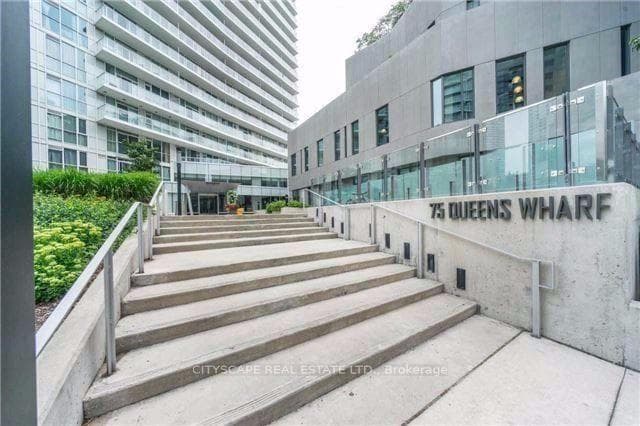 75 Queens Wharf Road Unit 708, Downtown Toronto / Waterfront