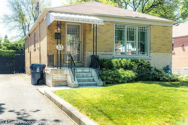 53 Savona Drive, Liberty Village / Parkdale / South Parkdale