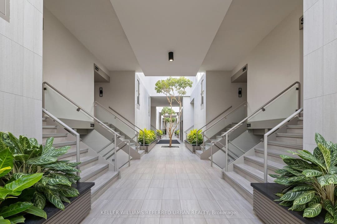 40 Oaklands Avenue Unit 321, Annex / Yorkville / Summerhill