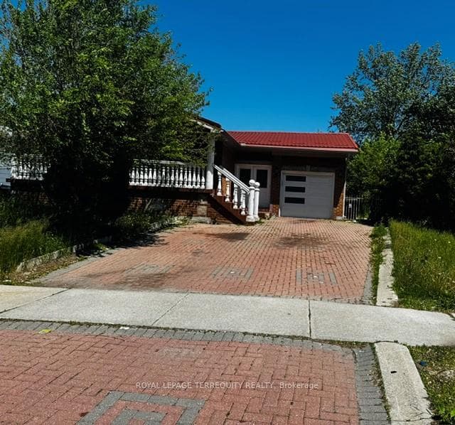 46 Orpington Crescent, Etobicoke (West Mall / Rexdale)