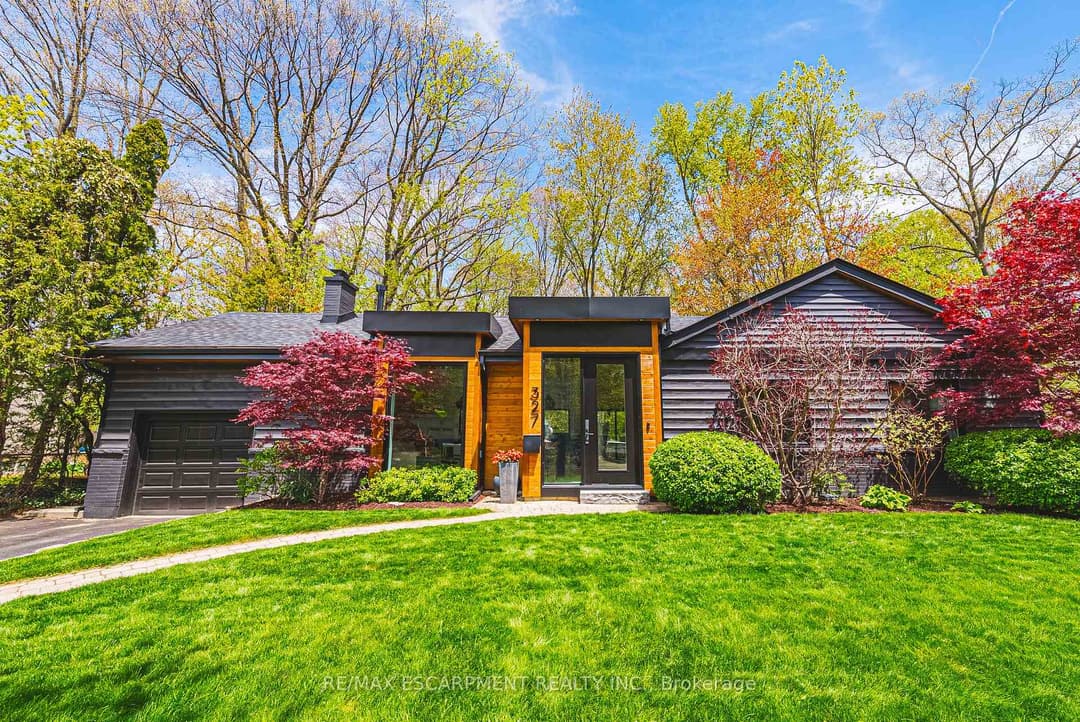 327 Goodram Drive, Burlington