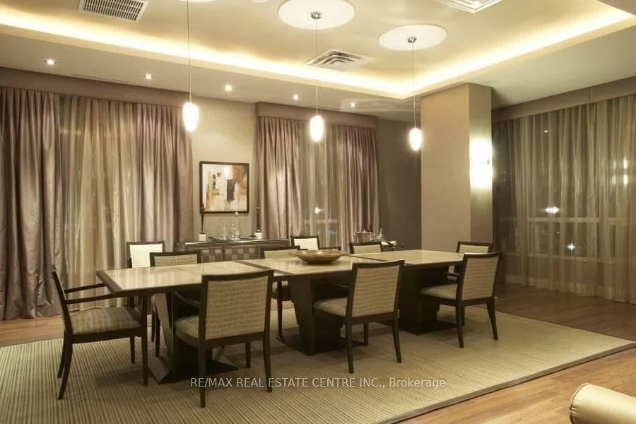 763 Bay Street Unit 4012, Downtown Toronto / Waterfront