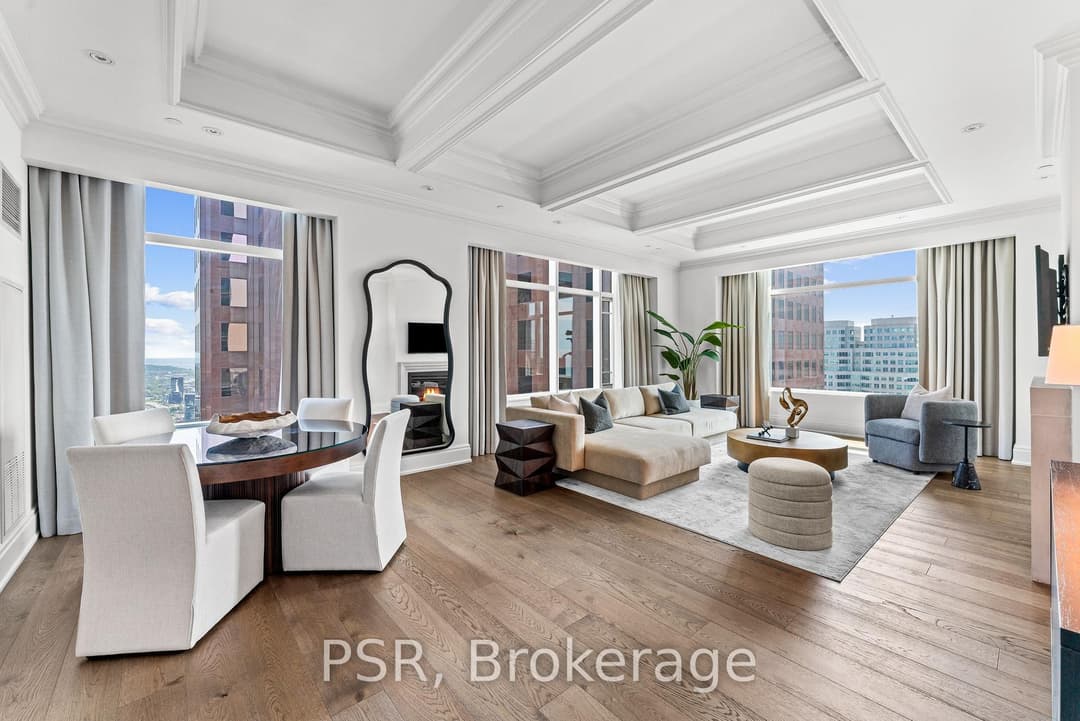311 Bay Street Unit 4804, Downtown Toronto / Waterfront