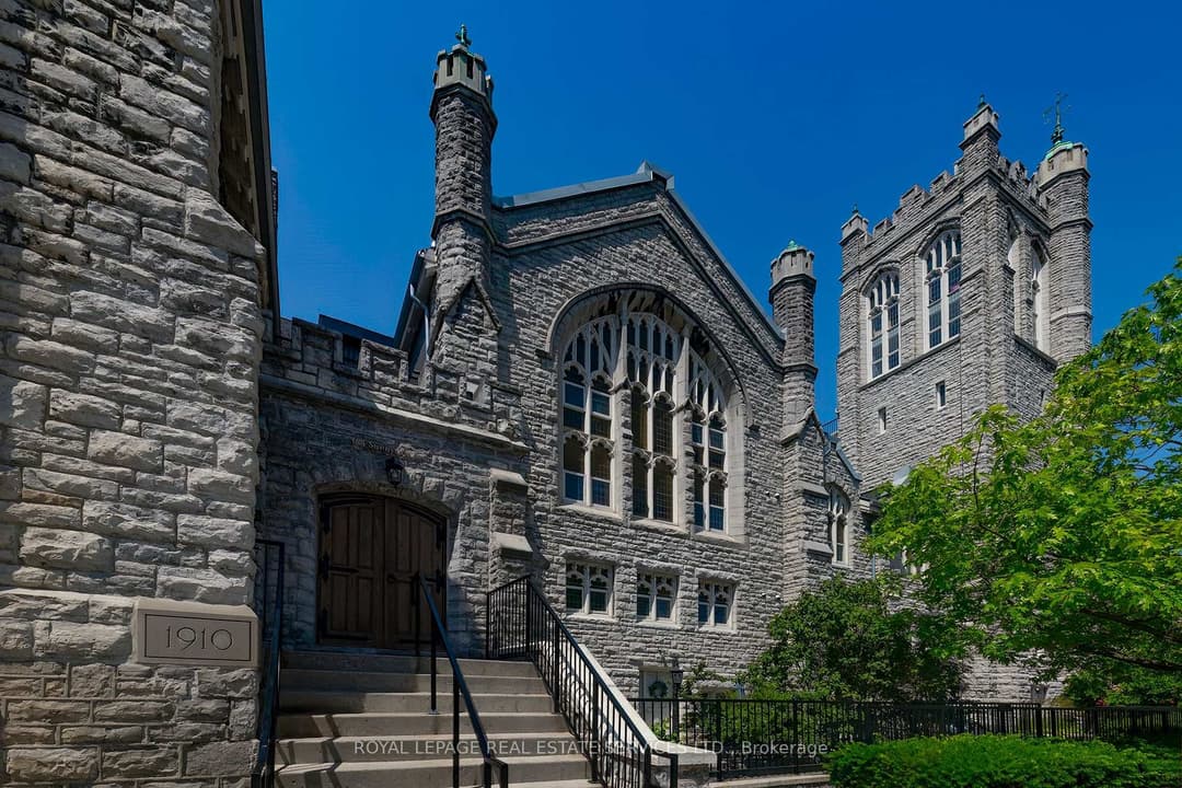 384 Sunnyside Avenue Unit 308, High Park / Junction / Roncesvalles