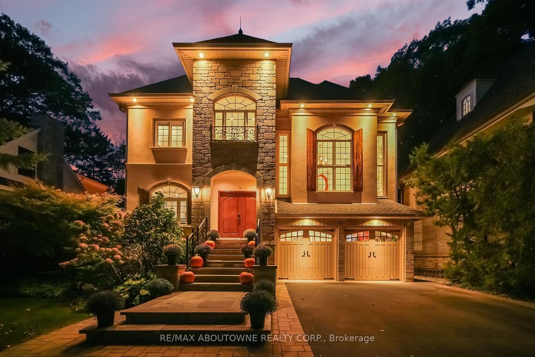3021 Woodland Park Drive, Burlington