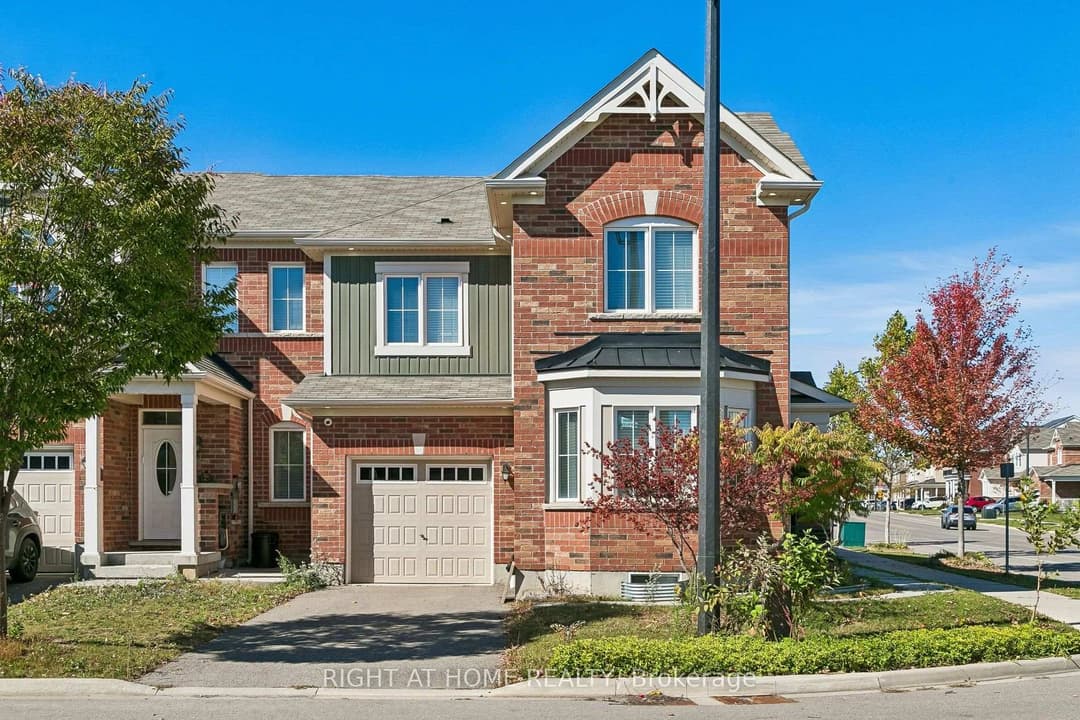 313 Gillett Point, Milton