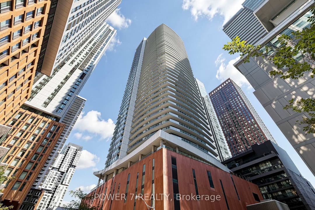 21 Widmer Street Unit 4207, Downtown Toronto / Waterfront