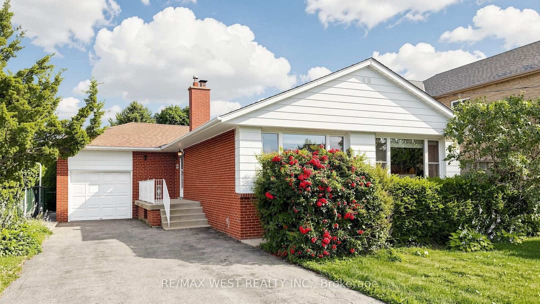 32 Allonsius Drive, Etobicoke (Islington / Rexdale)