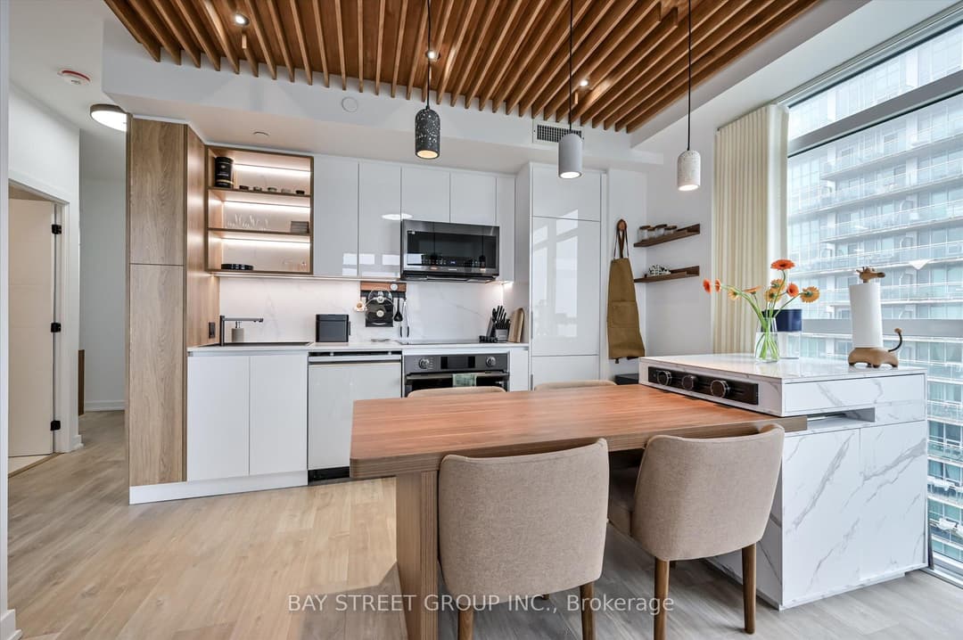 251 Manitoba Street Unit 1604, Liberty Village / Parkdale / South Parkdale