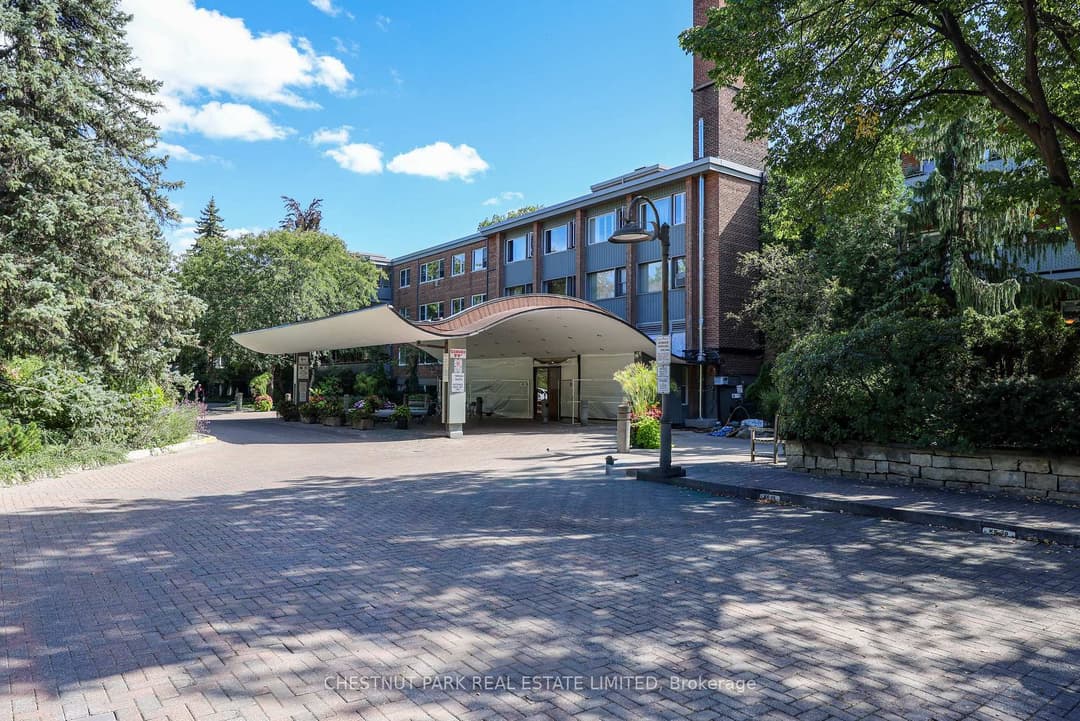 21 Dale Avenue Unit 612, Rosedale / Moore Park