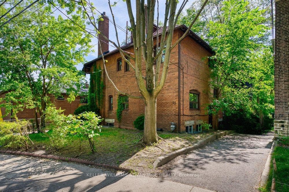 24 Indian Road Crescent, Bloor West Village / Swansea