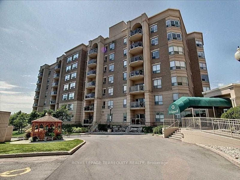 2085 Amherst Heights Drive Unit 212, Burlington