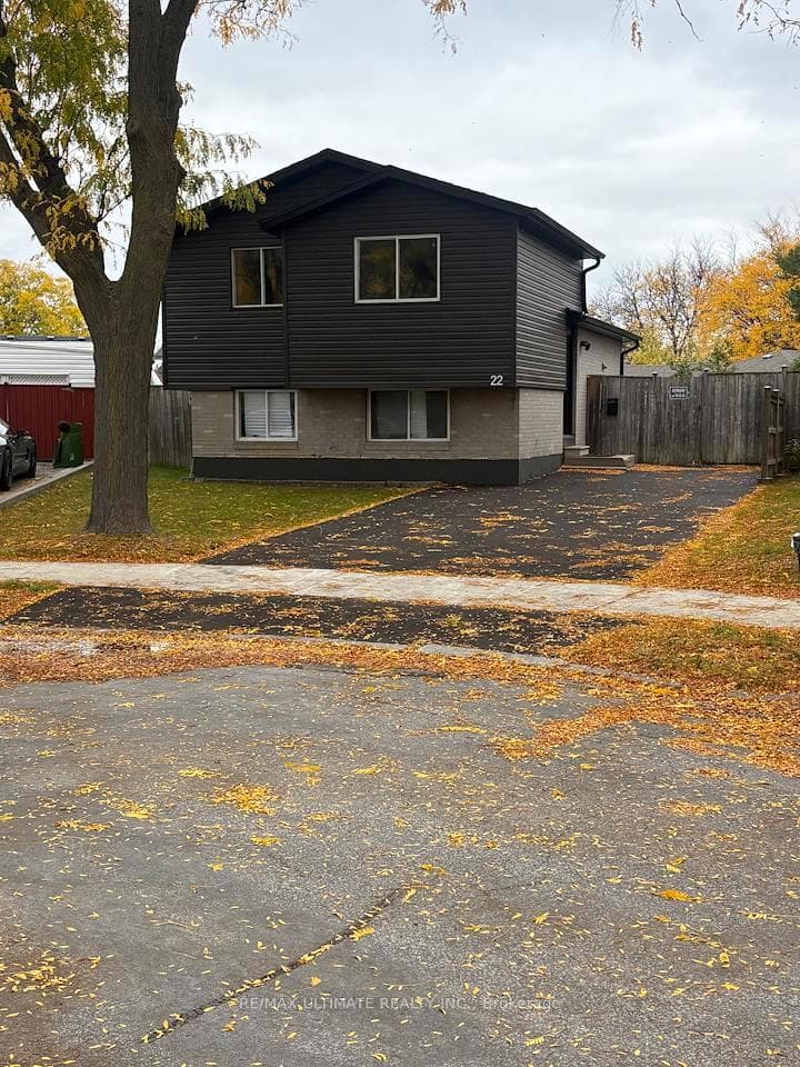 22 Sultan Pool Drive, Etobicoke (West Mall / Rexdale)