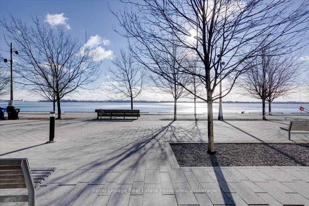 29 Queens Quay Unit 323, Regent Park / Cabbagetown / St. James Town