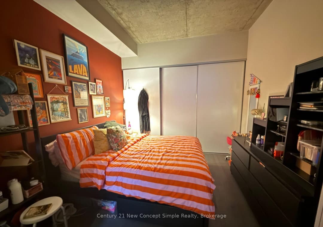 399 Adelaide Street Unit 305, Downtown Toronto / Waterfront