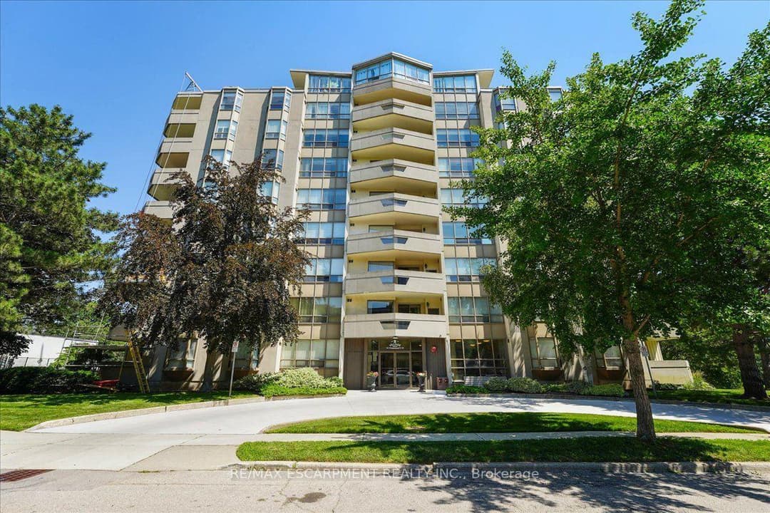 8 Village Green Boulevard Unit 807, Hamilton