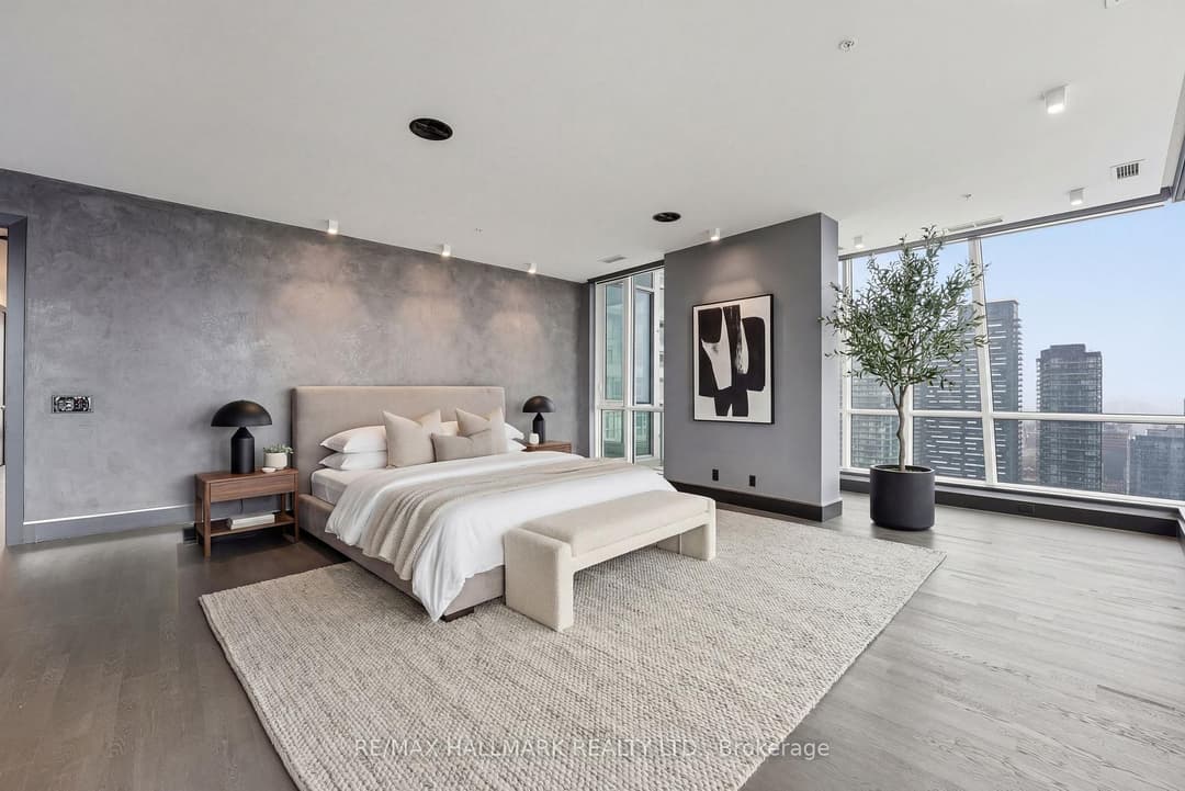 199 Richmond Street Unit PH101, Downtown Toronto / Waterfront