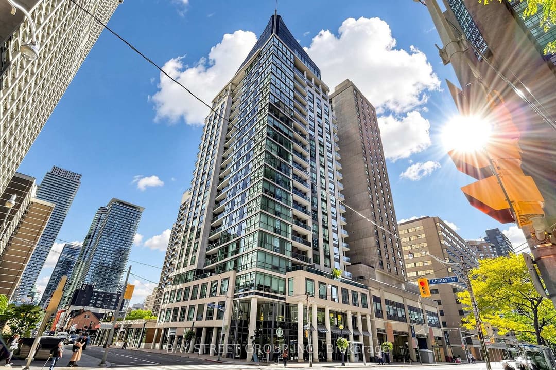 1121 Bay Street Unit 1708, Downtown Toronto / Waterfront
