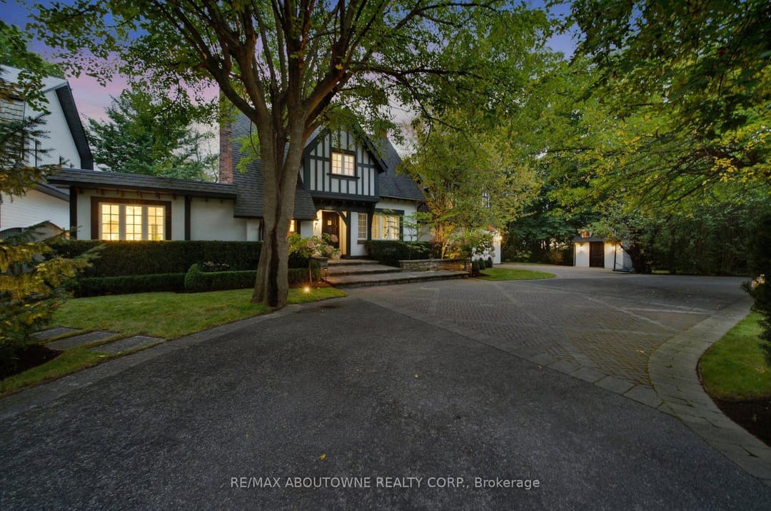 426 Trafalgar Road, Oakville