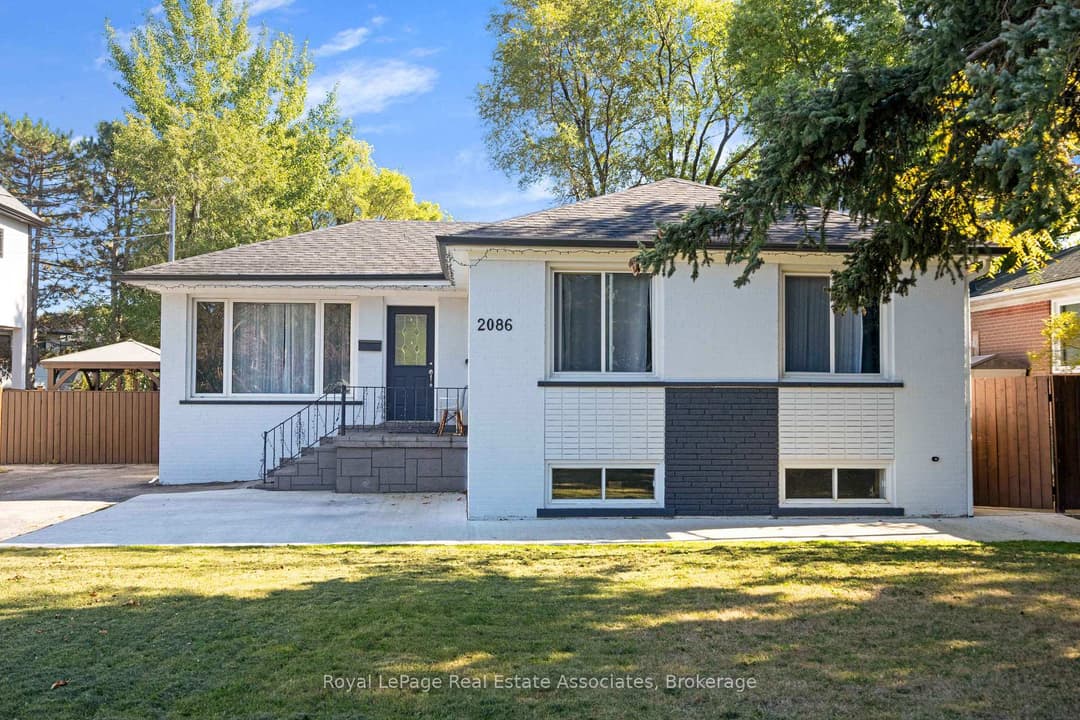 2086 Bridge Road, Oakville