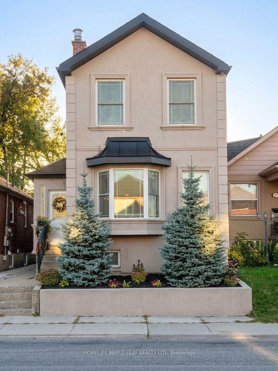 600 Oakwood Avenue, Forest Hill / Deer Park