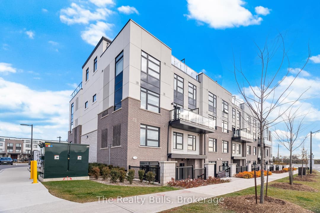 1589 Rose Way Unit 119, Milton