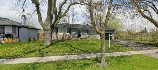 4447 Spruce Avenue, Burlington
