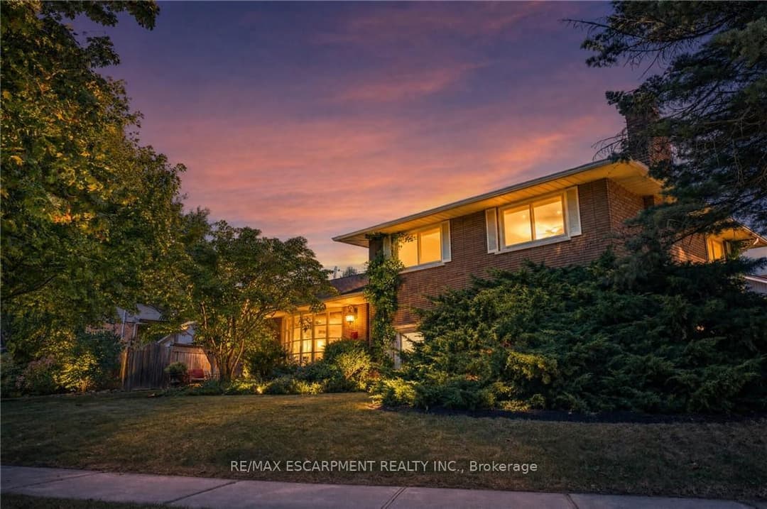 517 Rosedale Crescent, Burlington