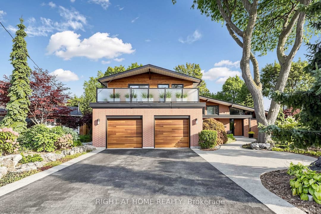 4 Grovetree Road, Etobicoke (West Mall / Rexdale)