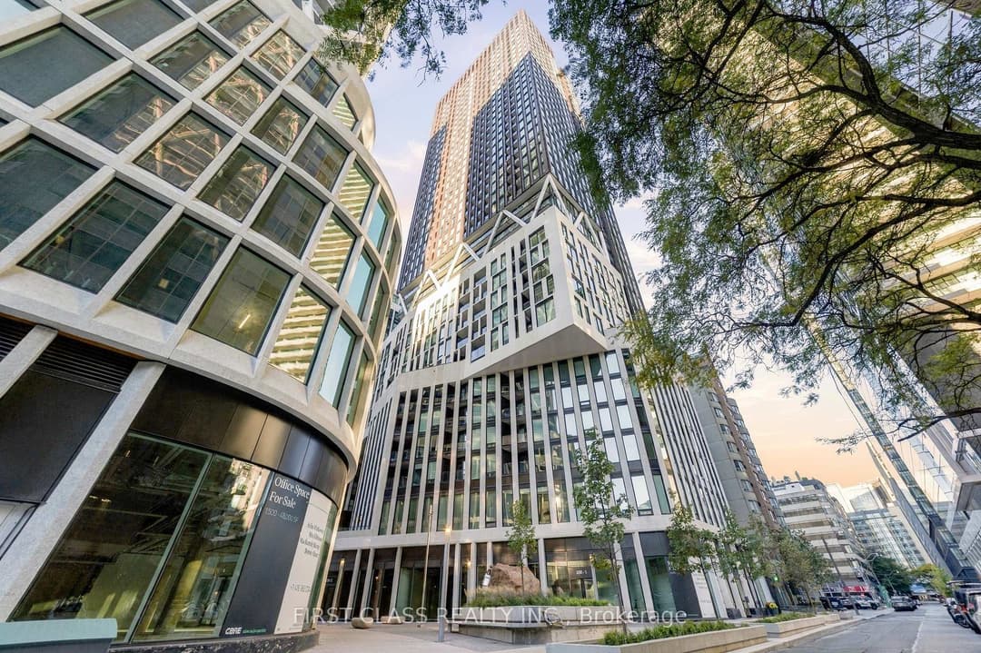 238 Simcoe Street Unit 401, Downtown Toronto / Waterfront