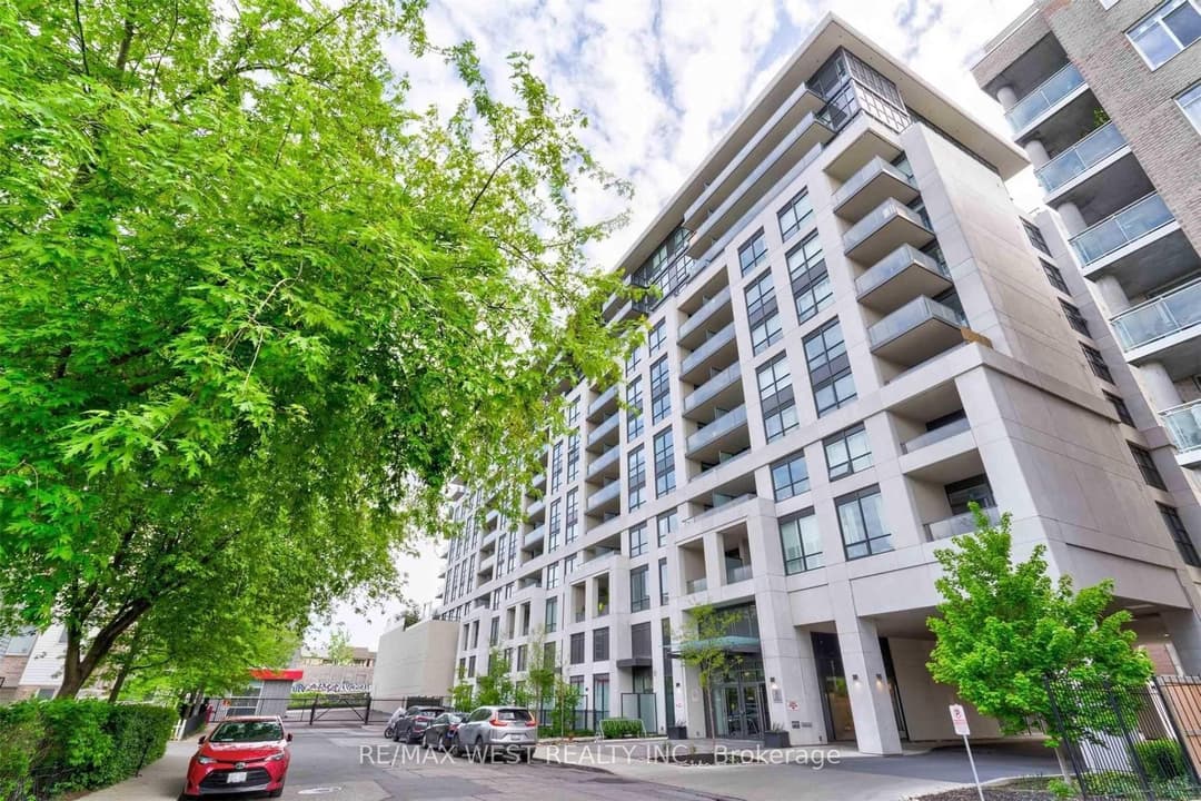 8 Trent Avenue Unit 426, The Beaches / Upper Beaches