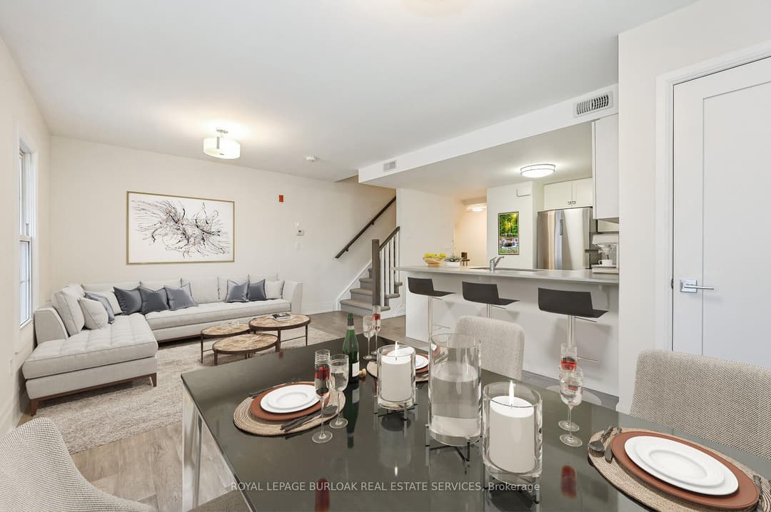 760 Lakeshore Road Unit 207, Mississauga