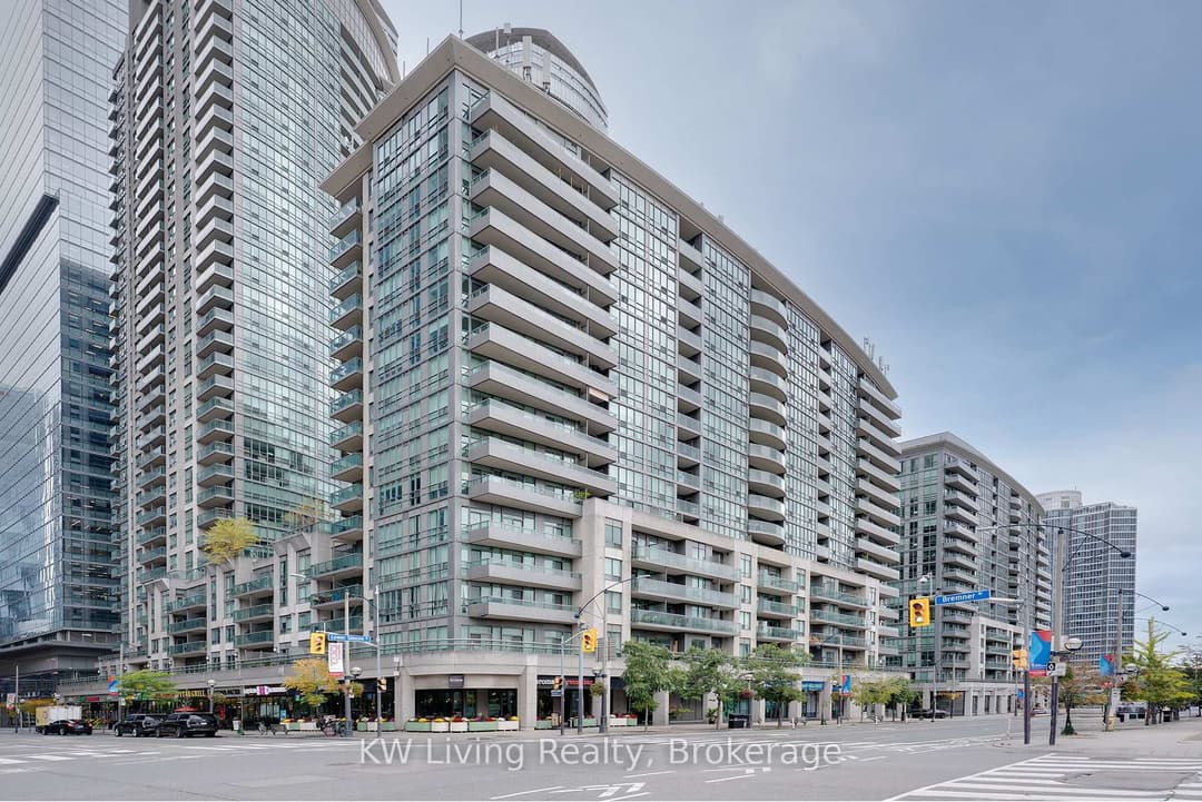 51 Lower Simcoe Street Unit 1801, Downtown Toronto / Waterfront