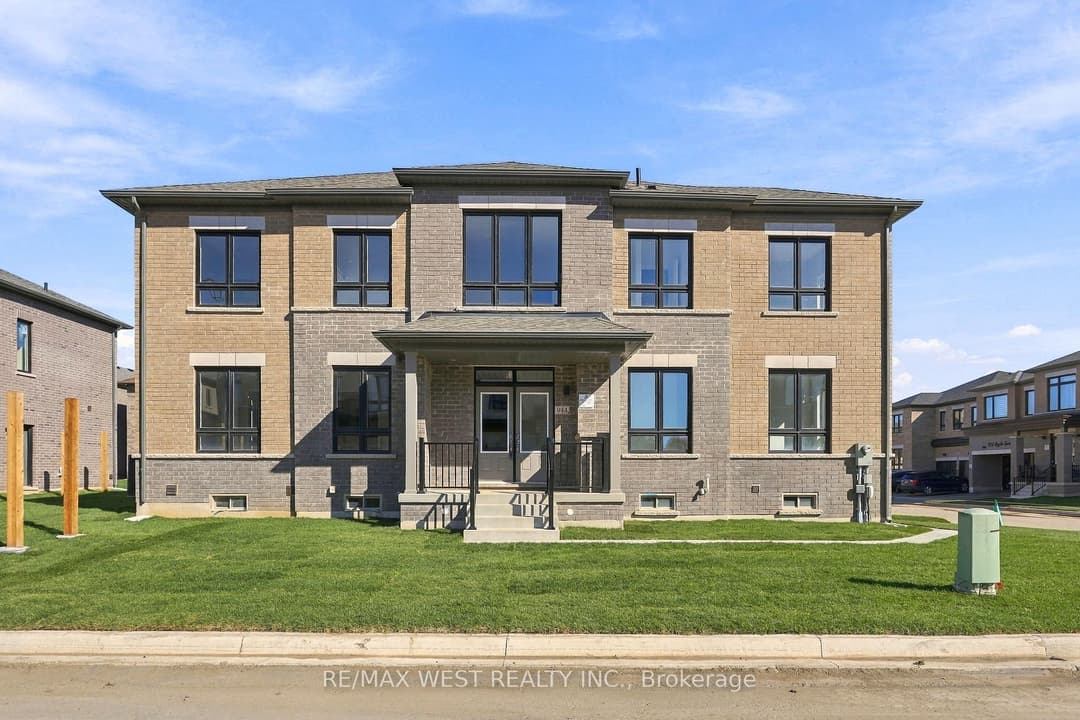 944 Apple Terrace, Milton