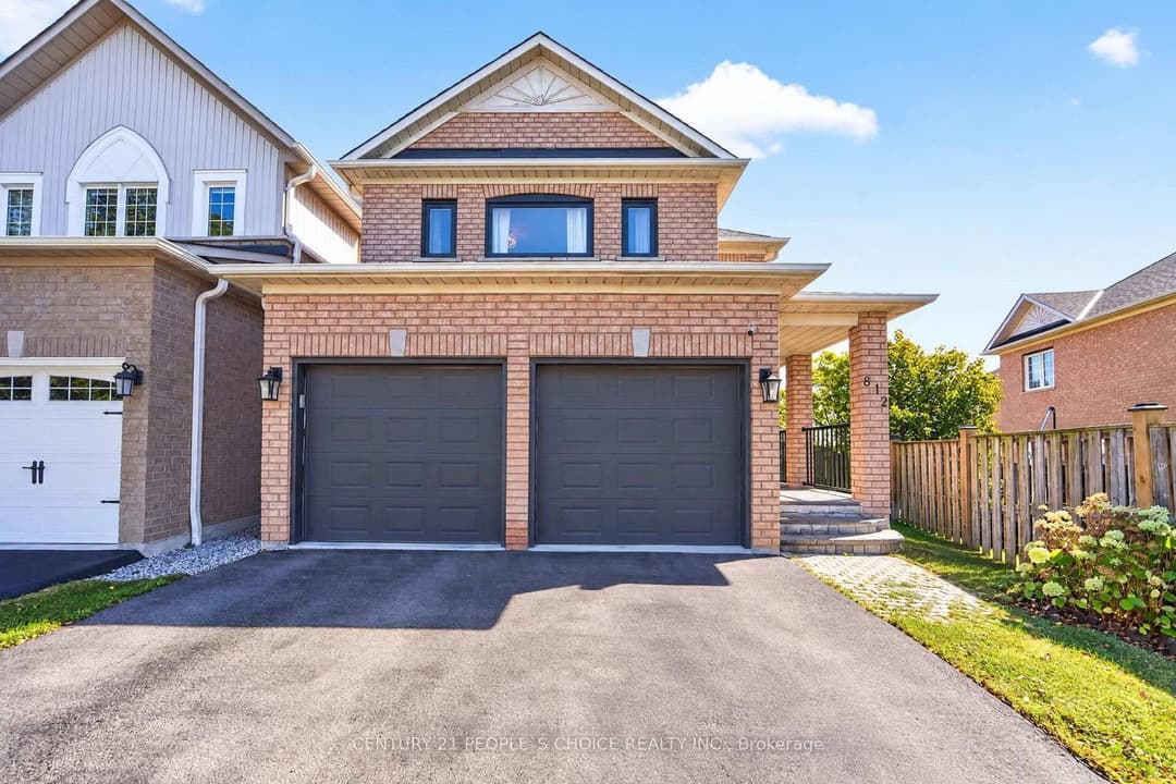 812 Knotty Pine Grove, Mississauga