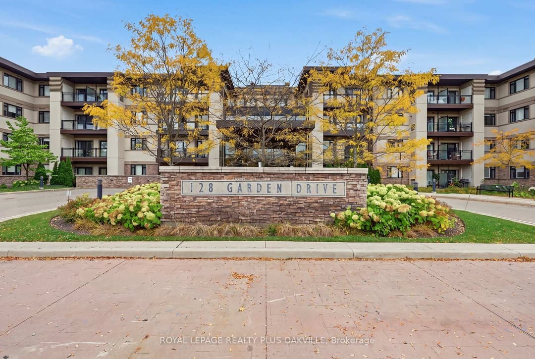 128 Garden Drive Unit 211, Oakville
