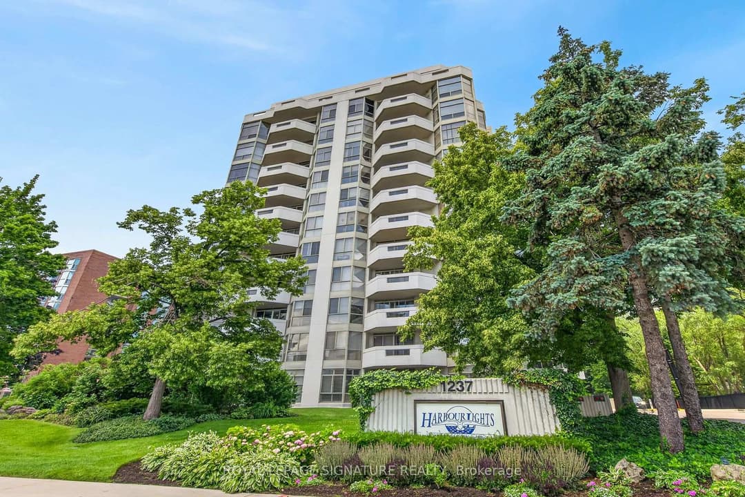 1237 North Shore Boulevard Unit 405, Burlington