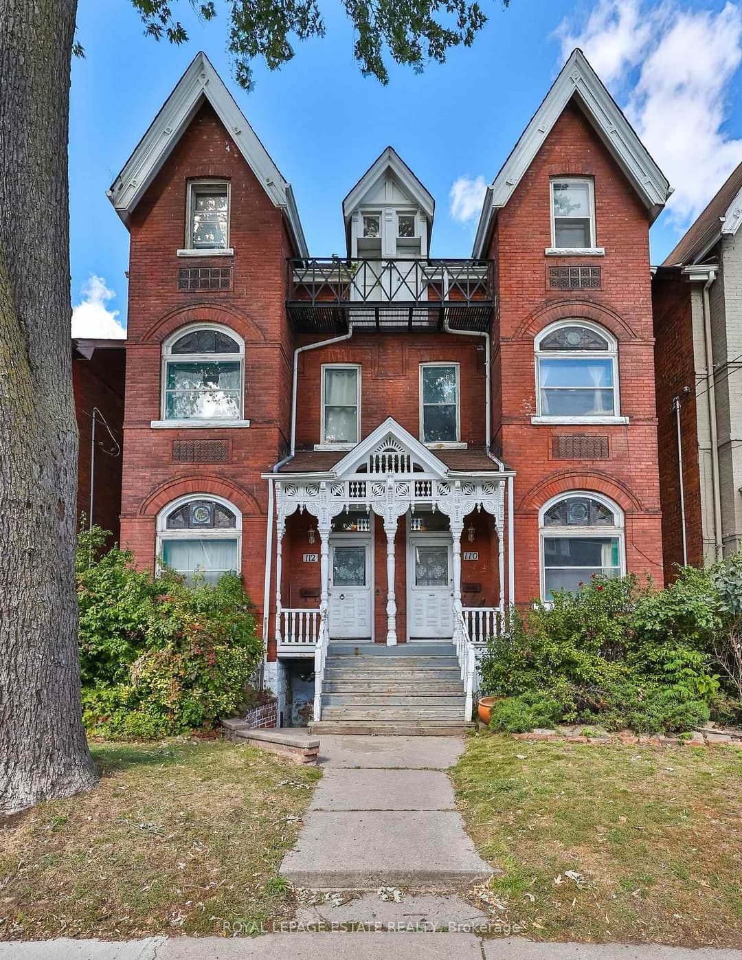 112 Baldwin Street, Downtown Toronto / Waterfront