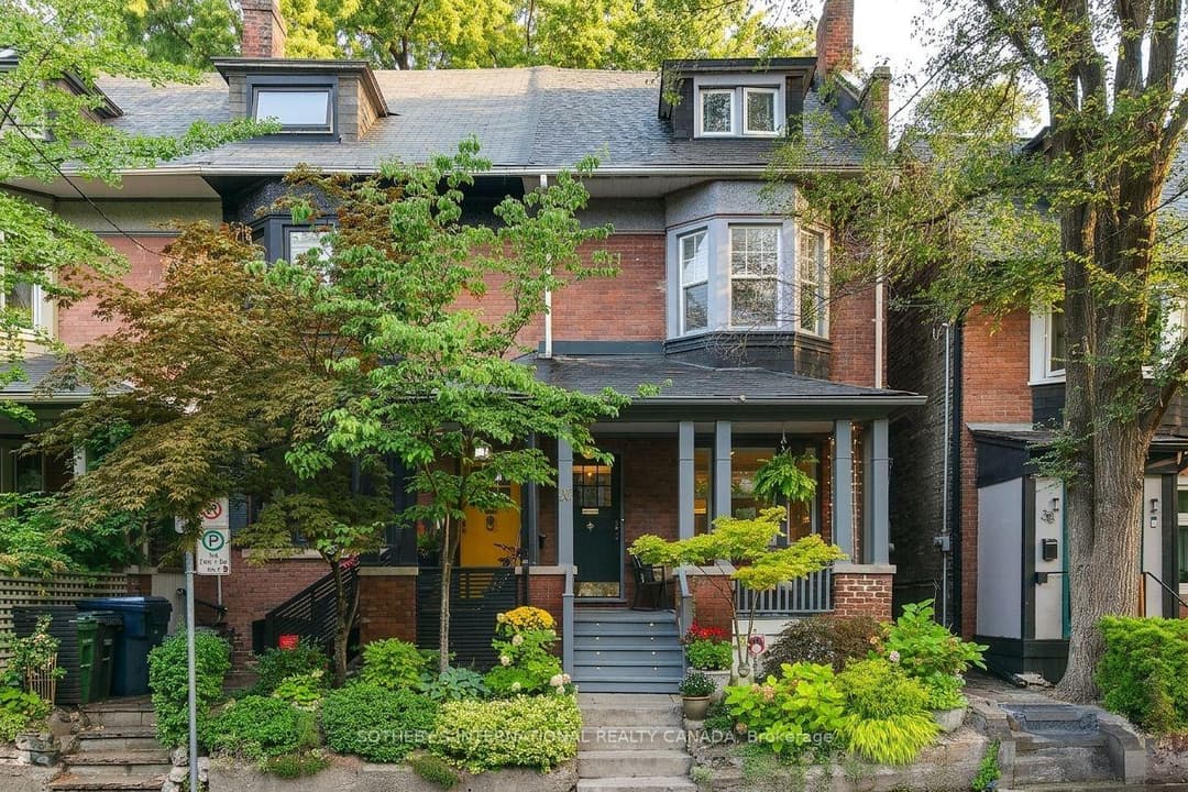 Virtual tour of 36 Aberdeen Avenue, Regent Park / Cabbagetown / St. James Town