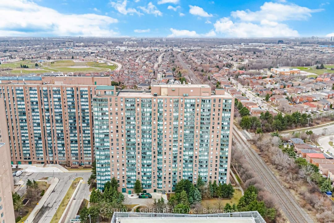 135 Hillcrest Avenue Unit 203, Mississauga