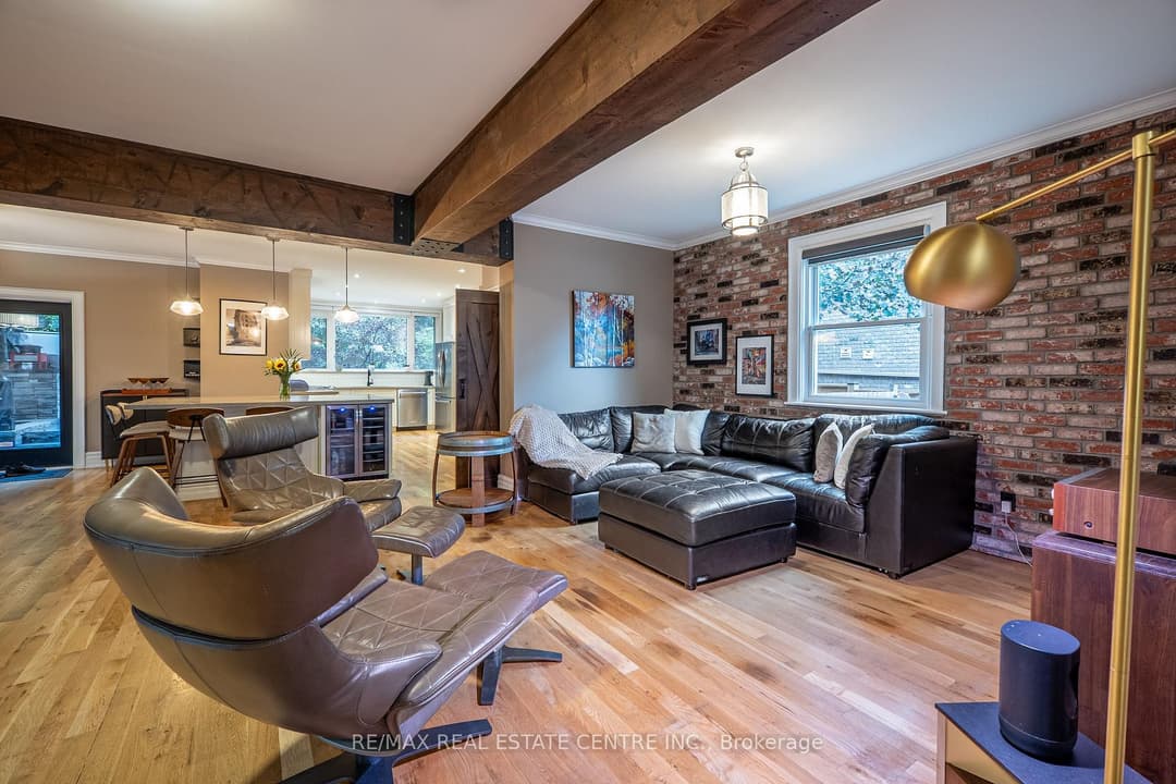 283 Plains Road, Burlington